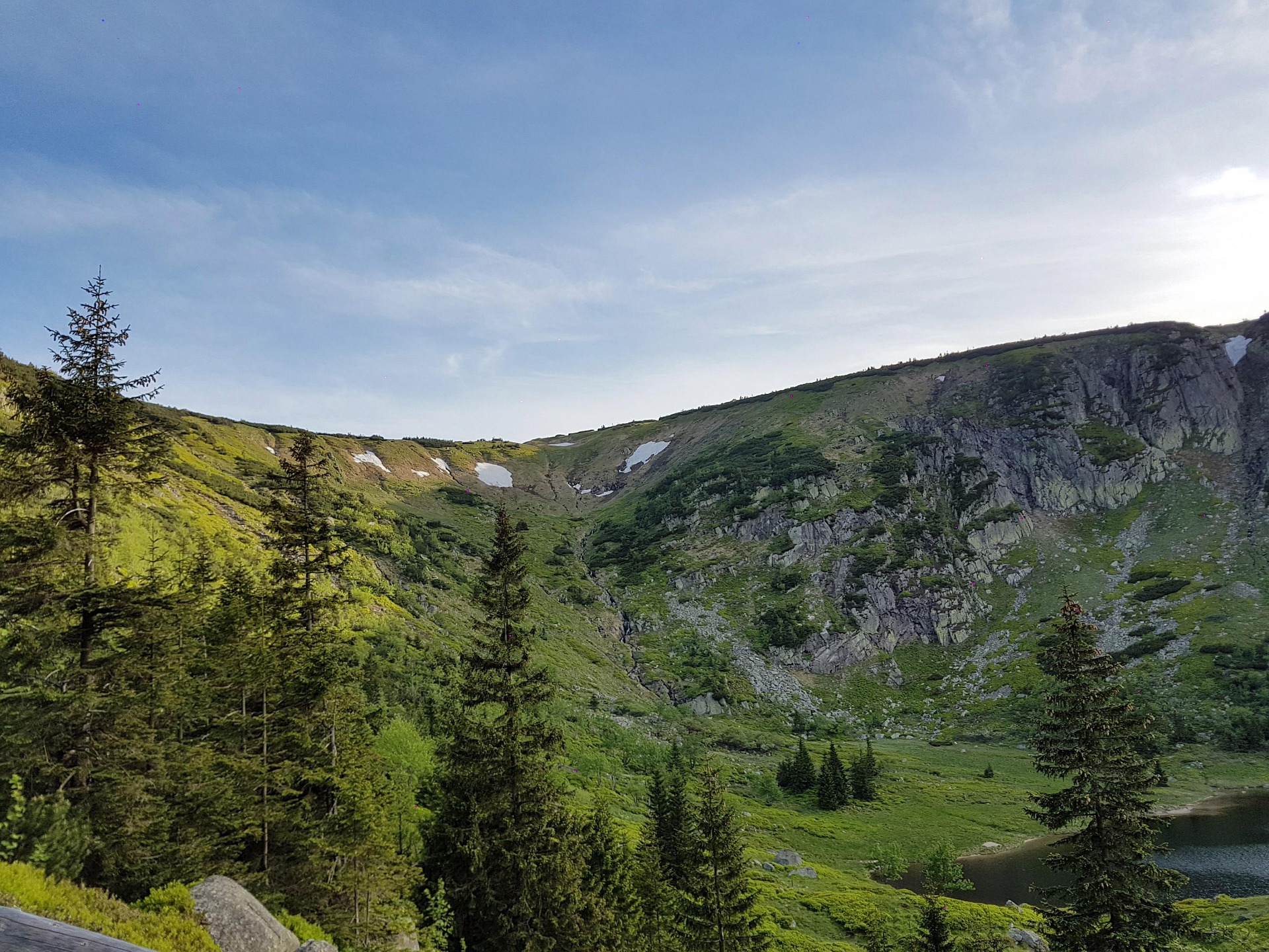 WCZASY W KARPACZU – OŚRODEK KRUCZE SKAŁY – ostatnie 4 pokoje